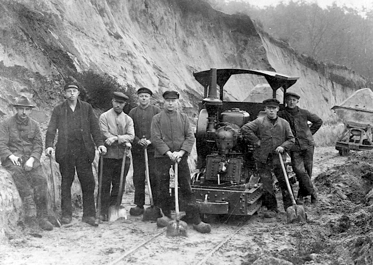 1922