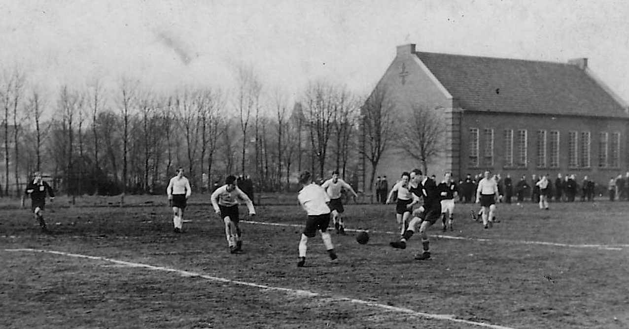 Fussballspiel an der Jahnhalle